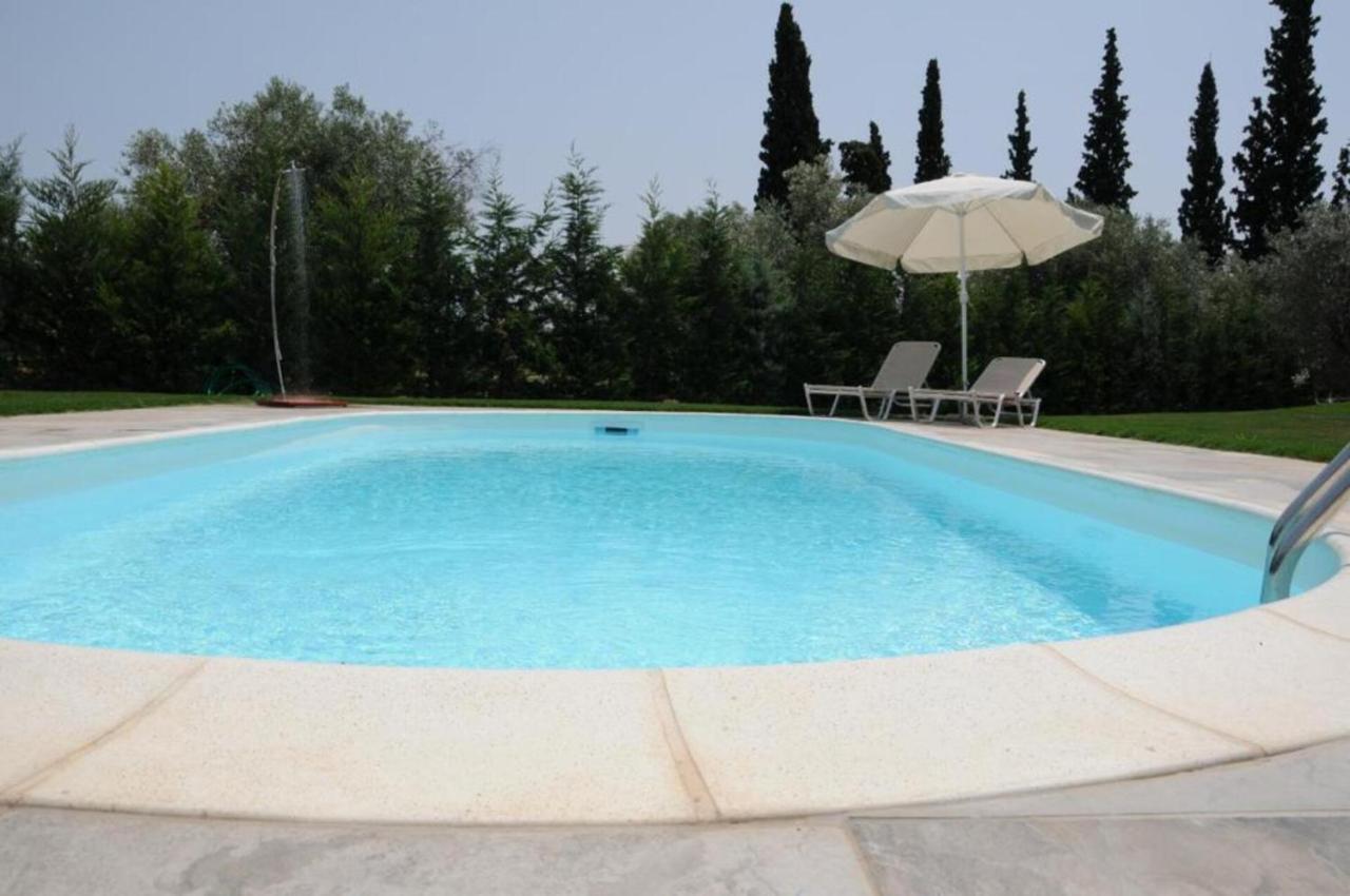 Luxurious 6 Bedroom Villa In A Great Location Халкида Экстерьер фото